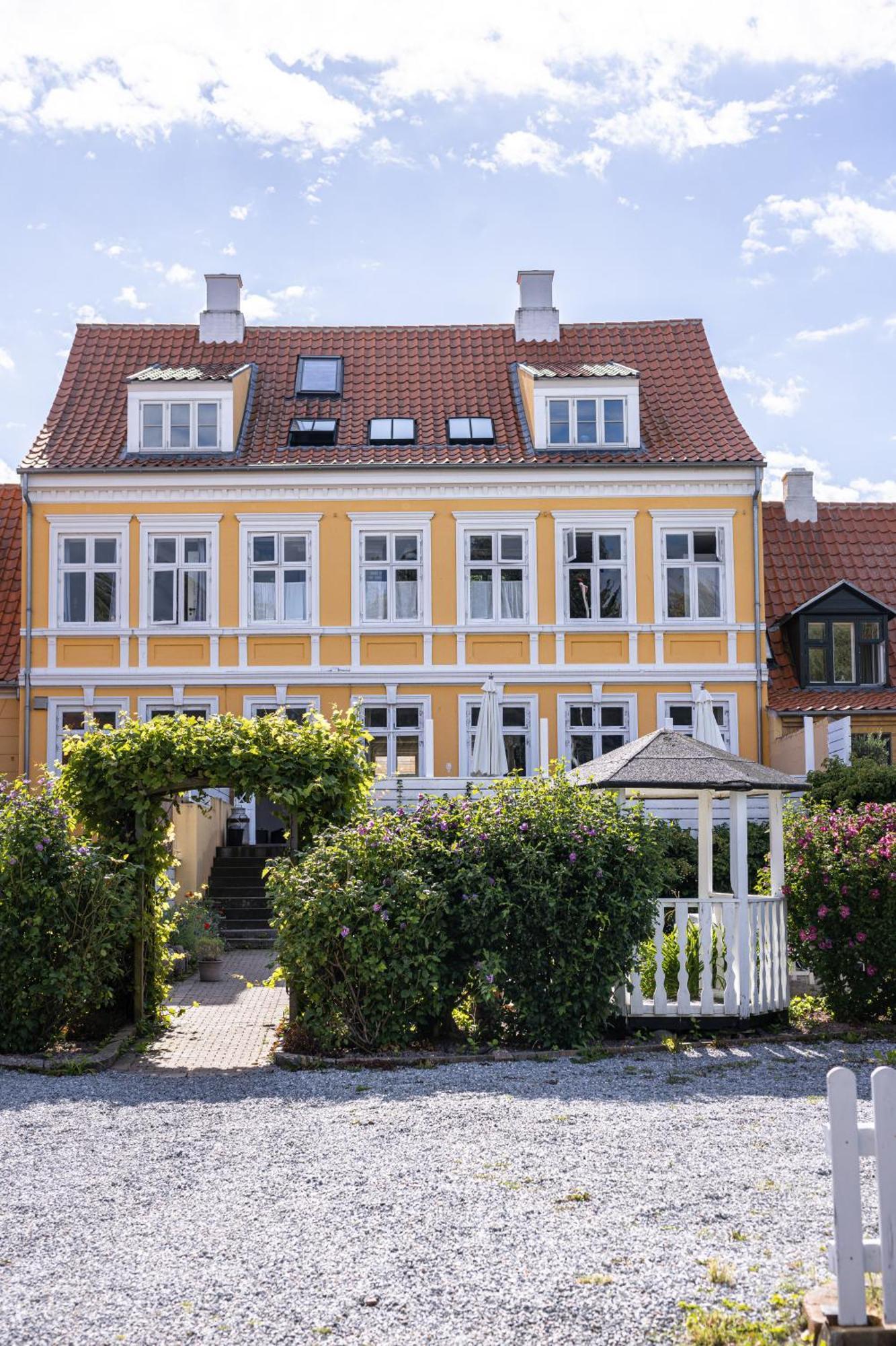 Arnfeldt Hotel Ærøskøbing Extérieur photo