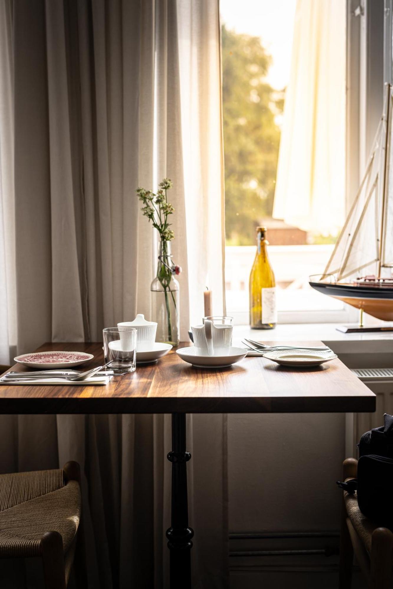 Arnfeldt Hotel Ærøskøbing Extérieur photo