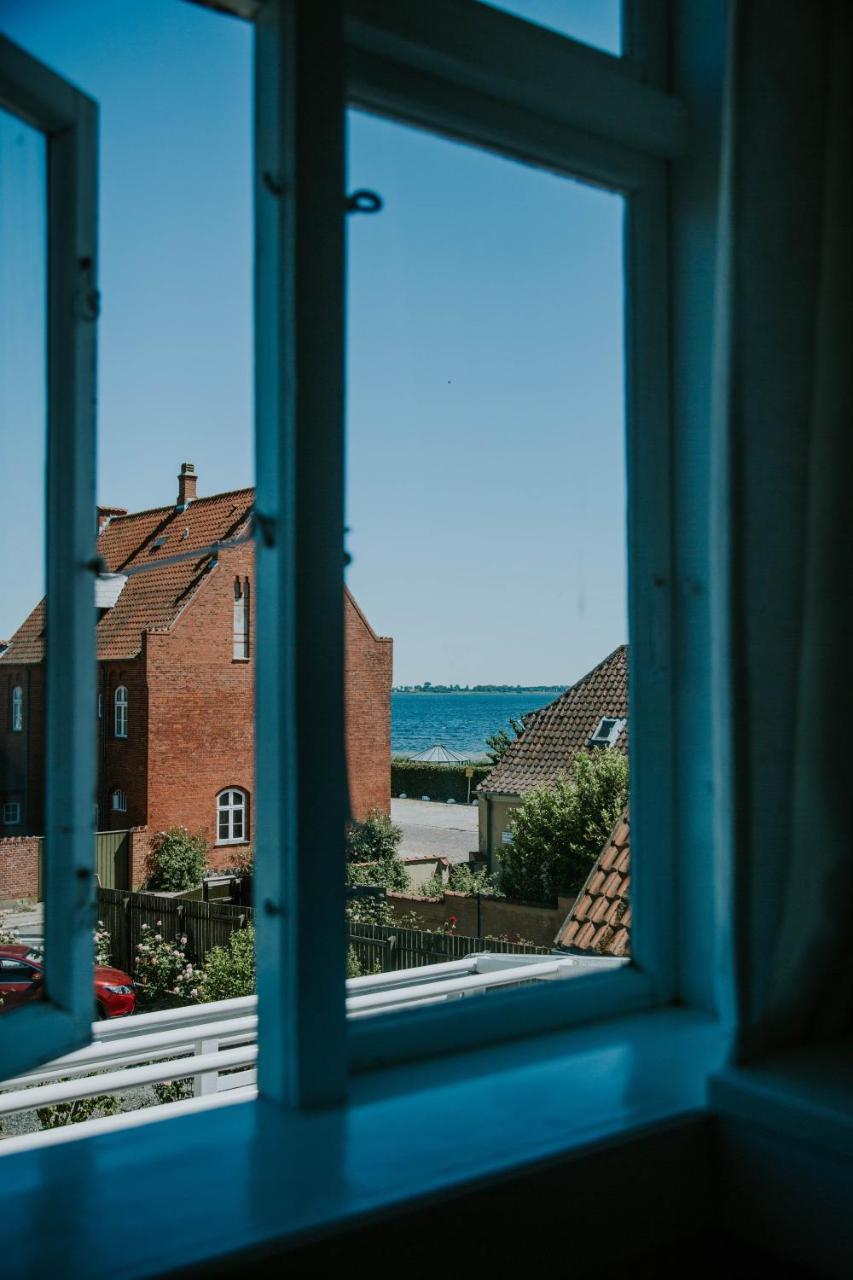 Arnfeldt Hotel Ærøskøbing Extérieur photo